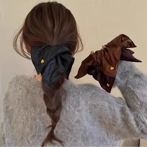 Scrunchie a Sciarpa Quadrata in Pelle Sintetica Vintage per Donna Con Ciondolo a Cuore d'Oro Elastico per Capelli di Alta Qualità