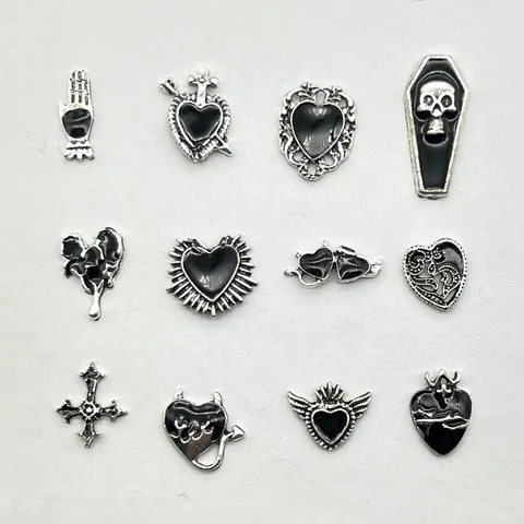 Rétro Gothique Halloween Alliage Huile Goutte Nail Art Charmoiries Crâne Cœur Croix DIY Décorations d'Ongles Accessoires de Bijoux