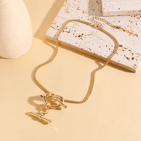 Damen Mode Zinklegierung Geometrischer Knoten Anhänger Halskette und Ohrstecker Set Vergoldet Elegantes Schmuck Geschenk