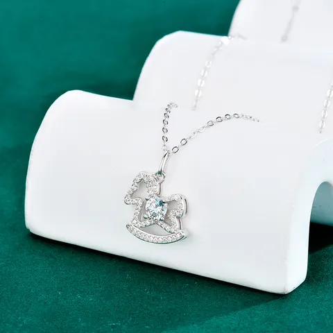 S925 Sterlingsilber Moissanit Schaukelpferd Halskette GRA Zertifiziert D Farbe VVS1 Elegantes Trojanisches Pferd Anhänger Damen