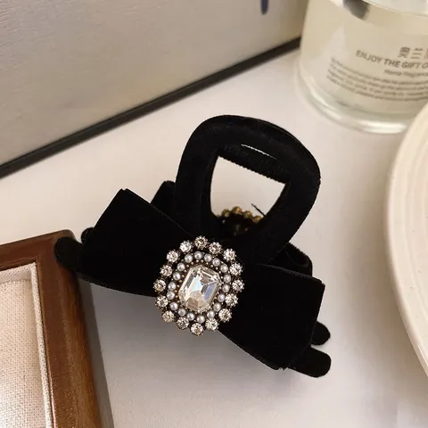 Elegant Velvet Bow Hair Claw Clip For Women Vintage Black Gray Rhinestone Artificial Pearl Shark Hair Clip Accessories