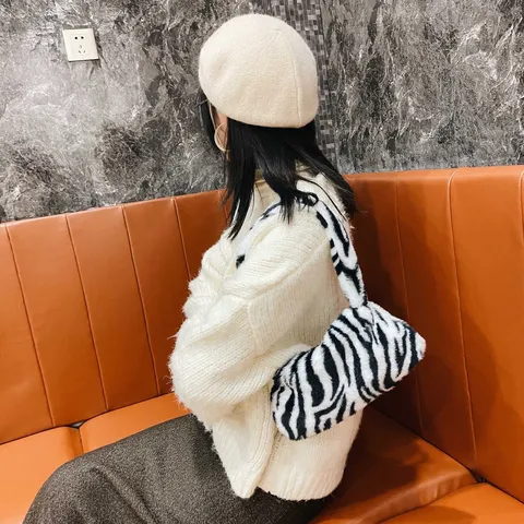 Women Vintage Plush Underarm Bag Fashion Faux Fur Shoulder Bag Animal Print Leopard Cow Zebra Pattern Small Square Handbag For Autumn Winter Commute Daily