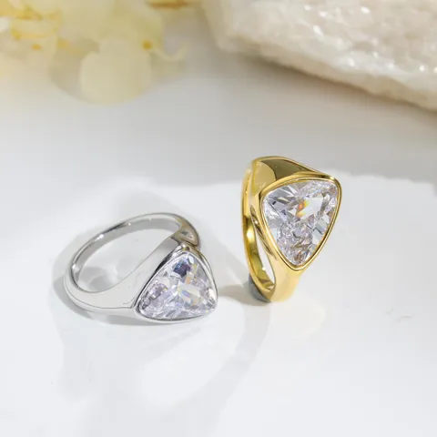 Minimalist Stainless Steel Triangle Zirconia Ring For Men Women Fashion Exaggerated Geometric Chunky Gold Silver Plated Finger Ring Jewelry