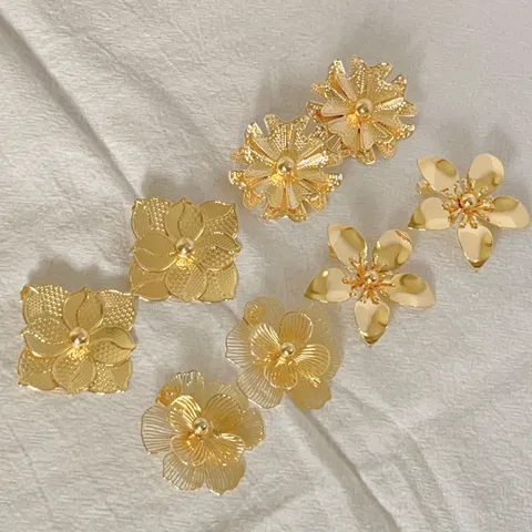 Orecchini a Forma di Petalo di Fiore in Acciaio Inossidabile Placcato Oro 18K per Donna Banchetto Stile Medio Orientale Gioielli Lussuosi