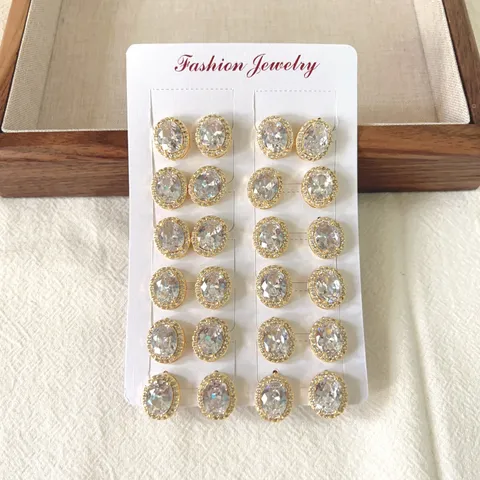 Orecchini a Bottone in Rame Placcato Oro Ovale Strass Stile Francese Orecchini Lucidi Geometrici Micro Pave per Pendolarismo Donna Gioielli Regalo