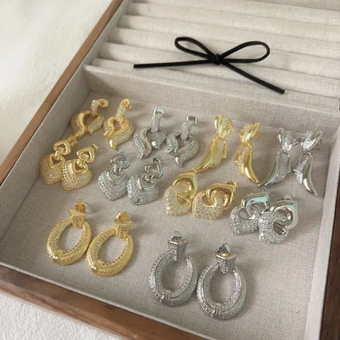 Orecchini a Bottone in Rame con Strass da Donna Micro Pavé Cuore Foglia Cerchio Geometrico Gioielli di Moda