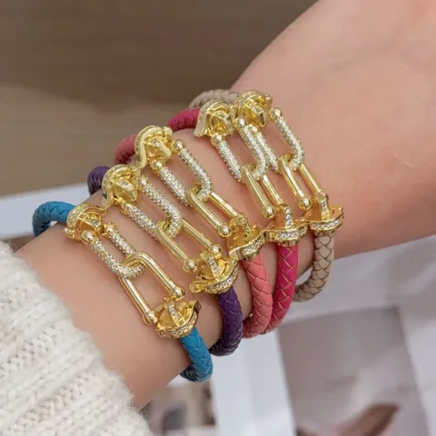 Bracciale in Corda di Pelle Intrecciata di Moda per Uomo Donna Rame Placcato Oro 18K Pavé Strass Fibbia a Forma di U T-Bar Bracciale di Coppia Gioielli di Lusso Regalo