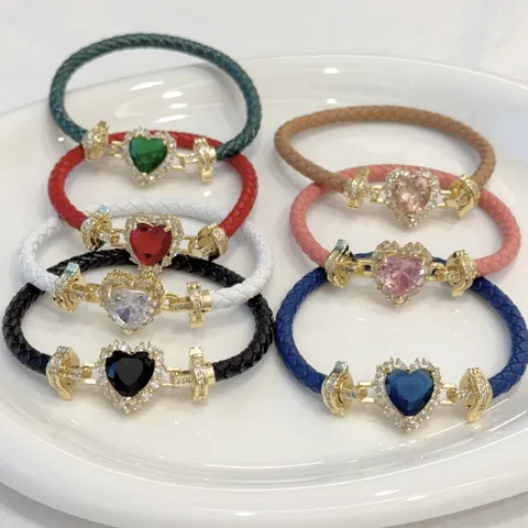 Bracciale a Cuore con Zirconia per Donna in Rame Placcato Oro 18K Cordino in Pelle Intrecciata Micro Intarsiato Gioielli
