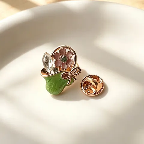 Vintage Enamel Flower Basket Tulip Lapel Pin Brooch For Women Zinc Alloy Rhinestone Anti-exposure Buckle Badge Jewelry Gift