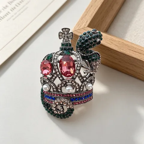 Vintage Baroque Crown Snake Brooch Multi-Color Rhinestone Inlaid Artificial Pearl Pin Jewelry For Women Palace Style Coat Accessory