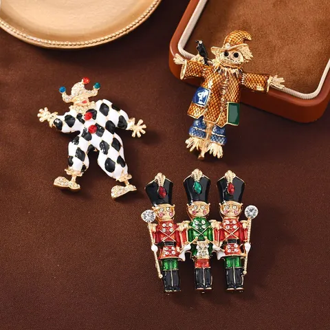 Vintage Zinc Alloy Enamel Clown Scarecrow Brooch Rhinestone Nutcracker Soldier Pin For Coat Jacket Suit Personalized Gift Jewelry