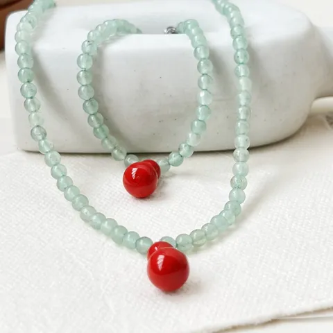 New Chinese Vintage Green Aventurine Beaded Necklace For Women Red Gourd Pendant Luxury Sweater Chain Minimalist Clavicle Necklace Jewelry Gift