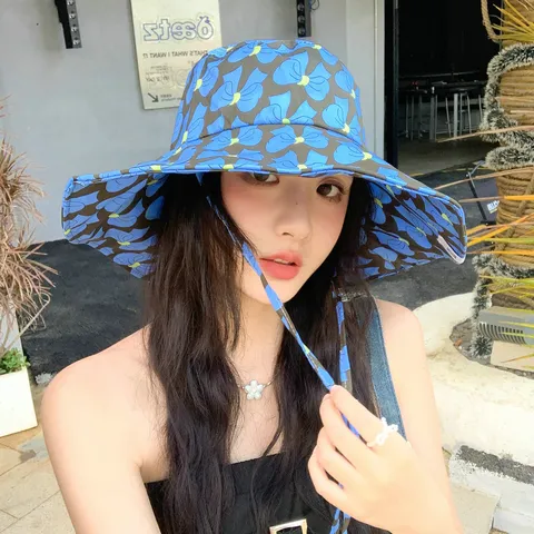 Chapeau de Pêcheur à Nœud de Dessin Animé Coréen pour Femmes Protection Solaire à Bord Large Pliable Chapeau de Plage Avec Cordon Coupe-vent