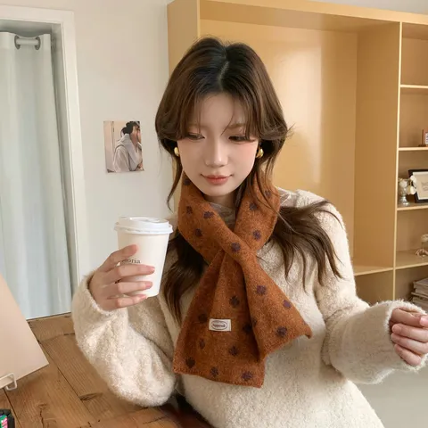 Vintage Polka Dot Cross-Over Neck Warmer Scarf For Women Double-Sided Two-Tone Wool Blend Knit Scarf Autumn Winter Warm Neckwear Elegant Collar Scarf Decorative Small領巾