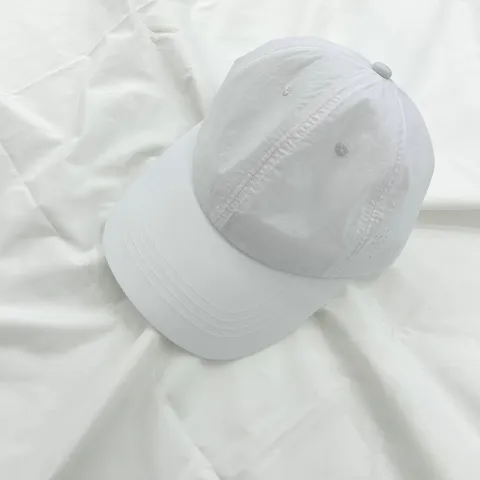 Unisex Schnelltrocknende Polyester Baseballkappe Verstellbare Weiche Oberseite Sonnenschutz Hat Lässige Einfarbige Sportkappe
