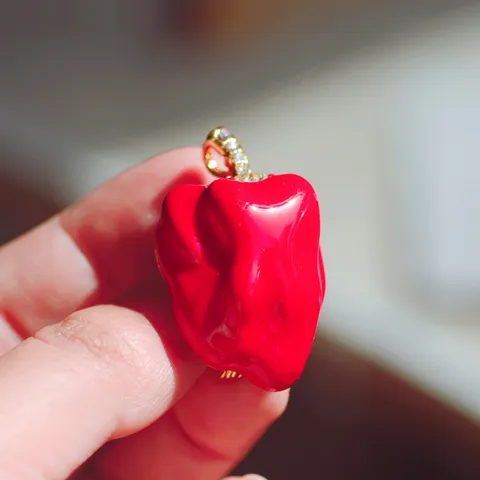 Vintage Enamel Pepper Brooch For Women Alloy Rhinestone Vegetable Fruit Corsage Pin Fashion Jewelry Coat Accessory