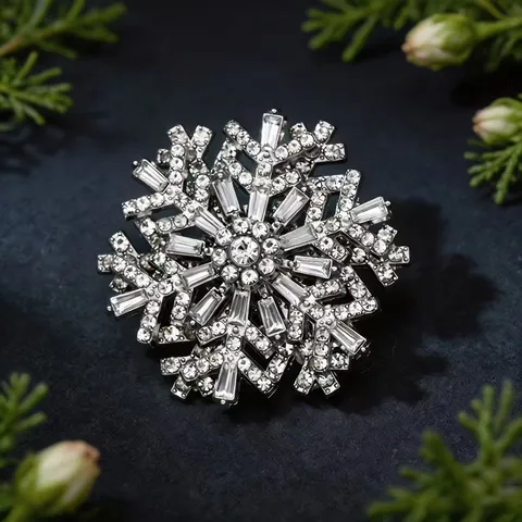 Rotierende Schneeflocke Brosche Zinklegierung Strass Eingelegt Kristall Pin Für Anzug Mantel Vintage Schmuck Geschenk