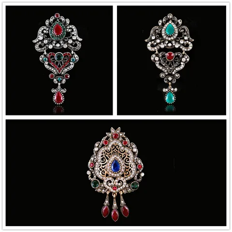 Vintage Baroque Alloy Rhinestone Brooch Luxury Court Palace Style Geometric Hollow Lapel Pin Corsage Overcoat Scarf Buckle For Women Men Jewelry Gift