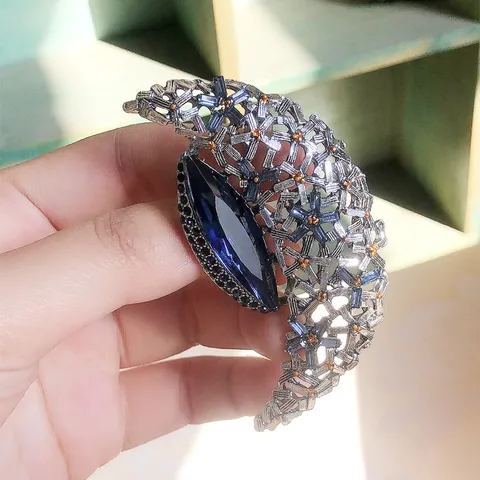 Vintage Crystal Moon Brooch Alloy Rhinestone Blue Moon Shaped Sweater Scarf Clip Corsage Pin Jewelry For Women Men
