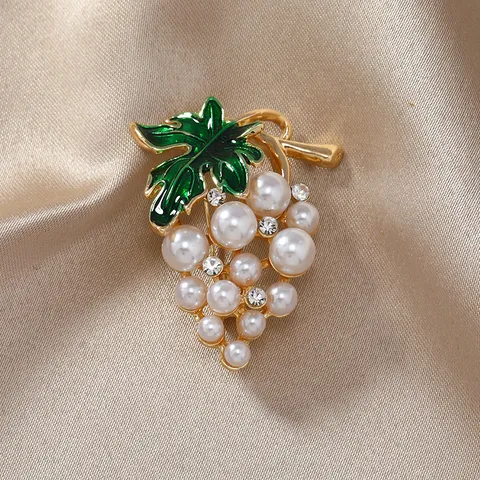 Creative Fruit Grape Artificial Pearl Brooch Alloy Rhinestone Enamel Leaf Pin Vintage Sweater Corsage Jewelry Accessories For Women