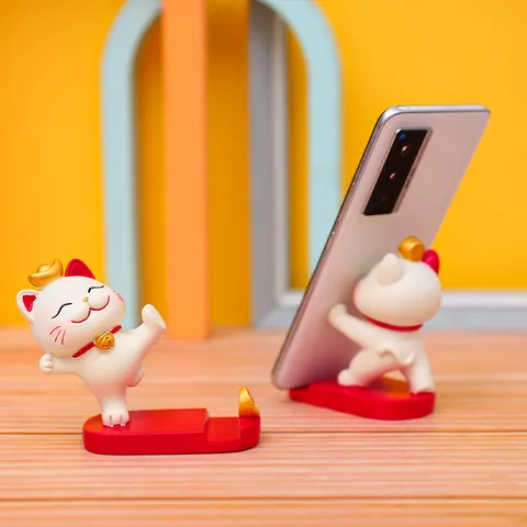 Cute Resin Lucky Cat Phone Holder Desktop Ornament Cartoon Animal Phone Stand For Home Office Decor And Gift