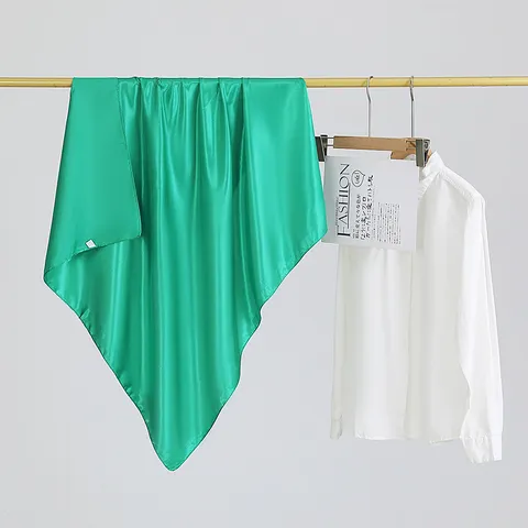 Damen Casual Einbfarbig Satin Quadratisch Schal Glatt Imitation Seide Hals Schal Mode Kopfbedeckung Tägliche Dekorative Schultertuch