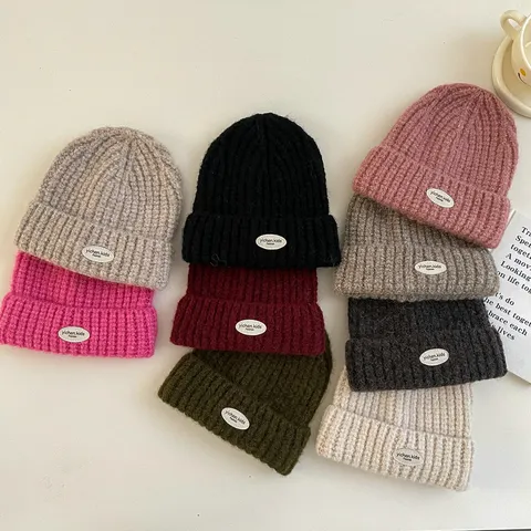 Chapeau Bonnet en Laine Tricotée Chaude pour Enfants Hiver Couleur Unie Mignon Patch Pullover Cap pour Garçons et Filles