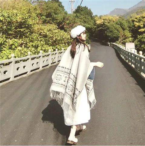 Women's Ethnic Style Acrylic Tassel Shawl Thickened Warm Winter Cape Geometric Pattern Travel Poncho Coat