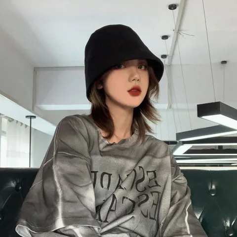 Women's British Retro Bell Shaped Wool Felt Bucket Hat Winter Warm Cloche Basin Hat Solid Color Casual Fashion Hat