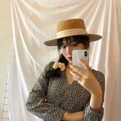 Chapeau de Paille Plat Vintage Français pour Femme Été Plage Protection Solaire Large Bords Ruban Paille Tissée Chapeau Décontracté