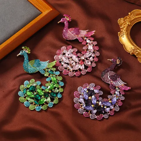 Retro Full Rhinestone Alloy Peacock Brooch Large Animal Pin Fashion Elegant Winter Sweater Accessories Jewelry