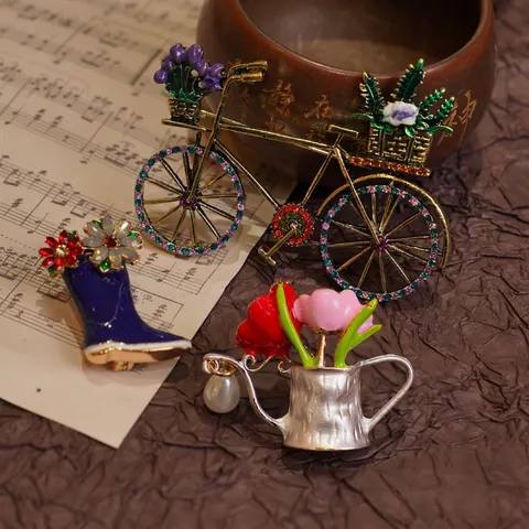 French Pastoral Enamel Flower Brooch Vintage Alloy Rhinestone Bicycle Rain Boot Watering Can Brooch Pin For Women Suit Jewelry
