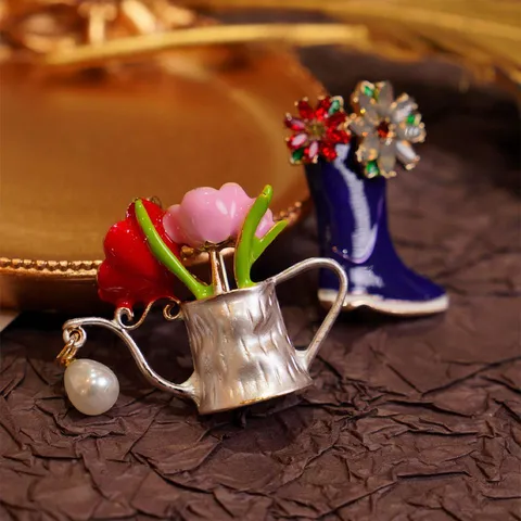 French Pastoral Enamel Flower Brooch Vintage Alloy Rhinestone Bicycle Rain Boot Watering Can Brooch Pin For Women Suit Jewelry