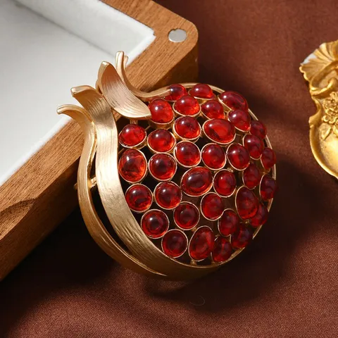 Vintage Matte Gold Pomegranate Brooch For Women Red Rhinestone Fruit Corsage Pin Pendant Dual-Use Retro Suit Accessory Jewelry Gift