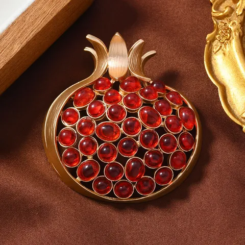 Vintage Matte Gold Pomegranate Brooch For Women Red Rhinestone Fruit Corsage Pin Pendant Dual-Use Retro Suit Accessory Jewelry Gift
