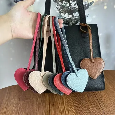 Fashion PU Leather Heart Shaped Bag Charm Keychain For Women Sweet Heart Anti-Lost Luggage Tag Pendant Multi-Color Heart Accessories