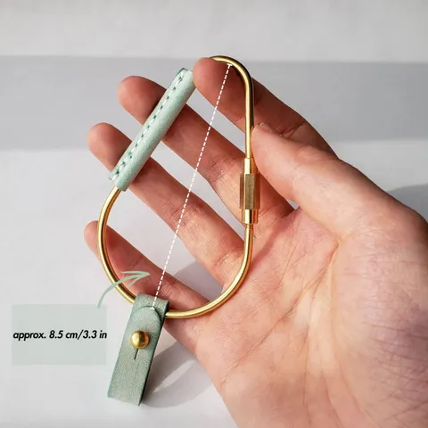 Retro PU Leather Brass Carabiner Keychain Minimalist Stud Rivets Key Holder Car Keychain Pendant For Men Women Bag Charm Hook