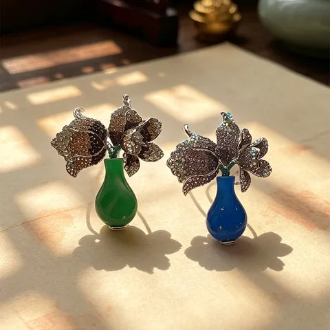 Vintage Zinc Alloy Vase Tulip Brooch French Luxury Rhinestone Enamel Flower Pin Badge For Coat Apparel Jewelry Gift Unisex