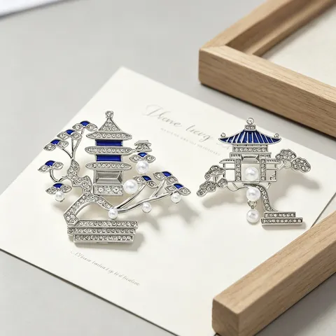 New Chinese Style Pavilion Brooch For Women National Style Pearl Tassel Pin Enamel Rhinestone Hanfu Cheongsam Accessory Jewelry