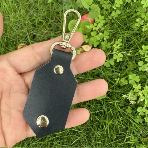 Mini PU Leather Photo Frame Keychain Creative DIY Lovers Picture Holder Bag Pendant Metal Snap Clasp Keychain Ring Ornament Gift