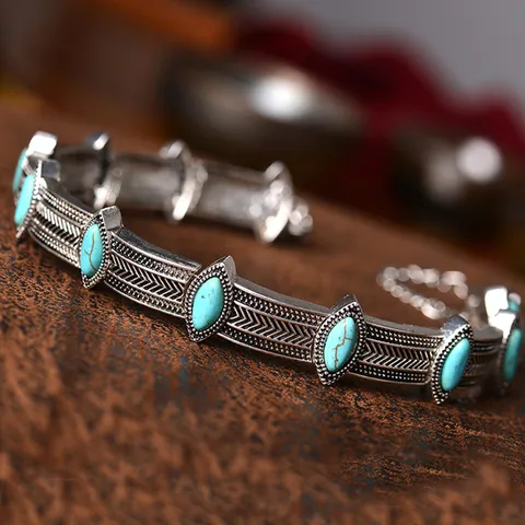Vintage Alloy Turquoise Pendant Necklace Bohemian Geometric Carved Chain Necklace Holiday Costume Choker Jewelry For Women