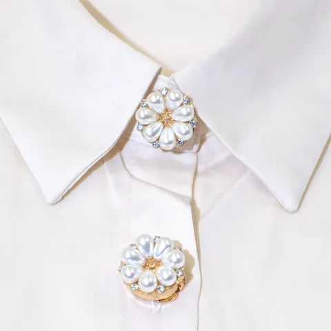 Fashion Rhinestone Artificial Pearl Floral Button Cover For Shirts Alloy Electroplated Flower Cufflinks Clip On Jewelry For Women