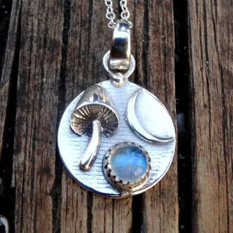 Fashion Alloy Synthetic Moonstone Mushroom Moon Pendant Necklace Electroplated Silver Color Sweet Daily Jewelry For Women Gift