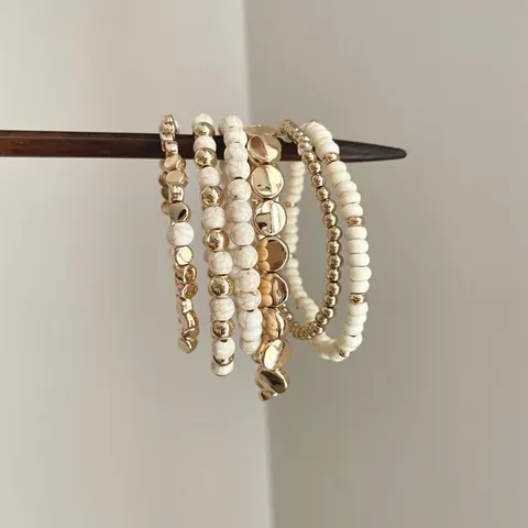 Bohemian Multilayer Beaded Bracelet Set For Women Retro Ethnic Style Imitation Stone Beads Gold Alloy Heart Charm Stacking Bracelet Jewelry