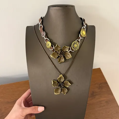 Vintage Künstlerische Legierung Blume Anhänger Halskette Retro PU Leder Halsband Für Damen Antik Gold Exquisite Schlüsselbein Kette Schmuck