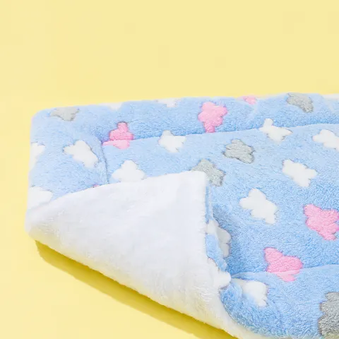 Thickened Warm Plush Pet Mat For Dogs And Cats Soft Winter Sleep Bed Blanket Cute Star Paw Print Pet Supplies