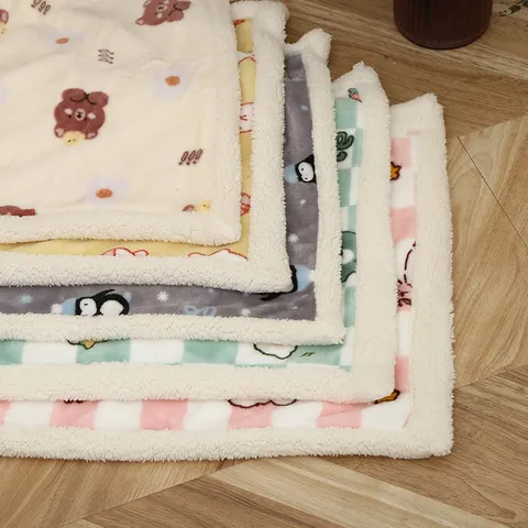 Double Layer Thickened Pet Blanket Cartoon Print Warm Flannel Fleece Mat For Dogs Cats Sleep Home Supplies