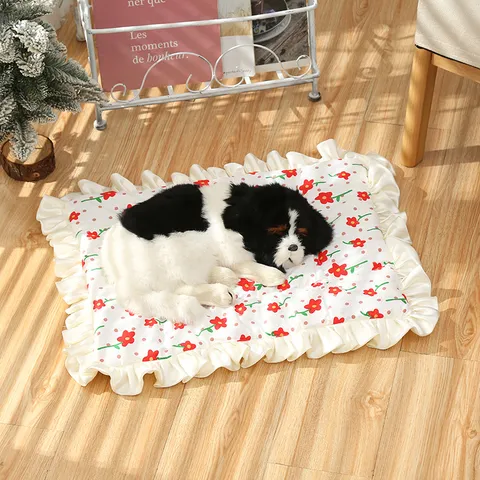 Cute Cartoon Pet Sofa Cushion Soft Cotton Flannel Dog Mat Four Season Universal Ruffle Pet Bed Mat Sleeping Pad