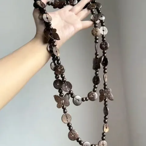 Nieuwe Chinese Stijl Dubbellaagse Houten Kralen Ketting Vintage Sandelhout Knop Vlinder Hanger Lange Trui Ketting Sieraden Voor Dames