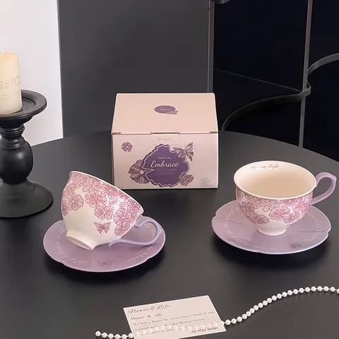 Estilo Ins Taza de Café y Plato de Cerámica con Flor de Cerezo Púrpura Juego de Lujo Ligero Taza de Té Estética Caja de Regalo para Mujeres